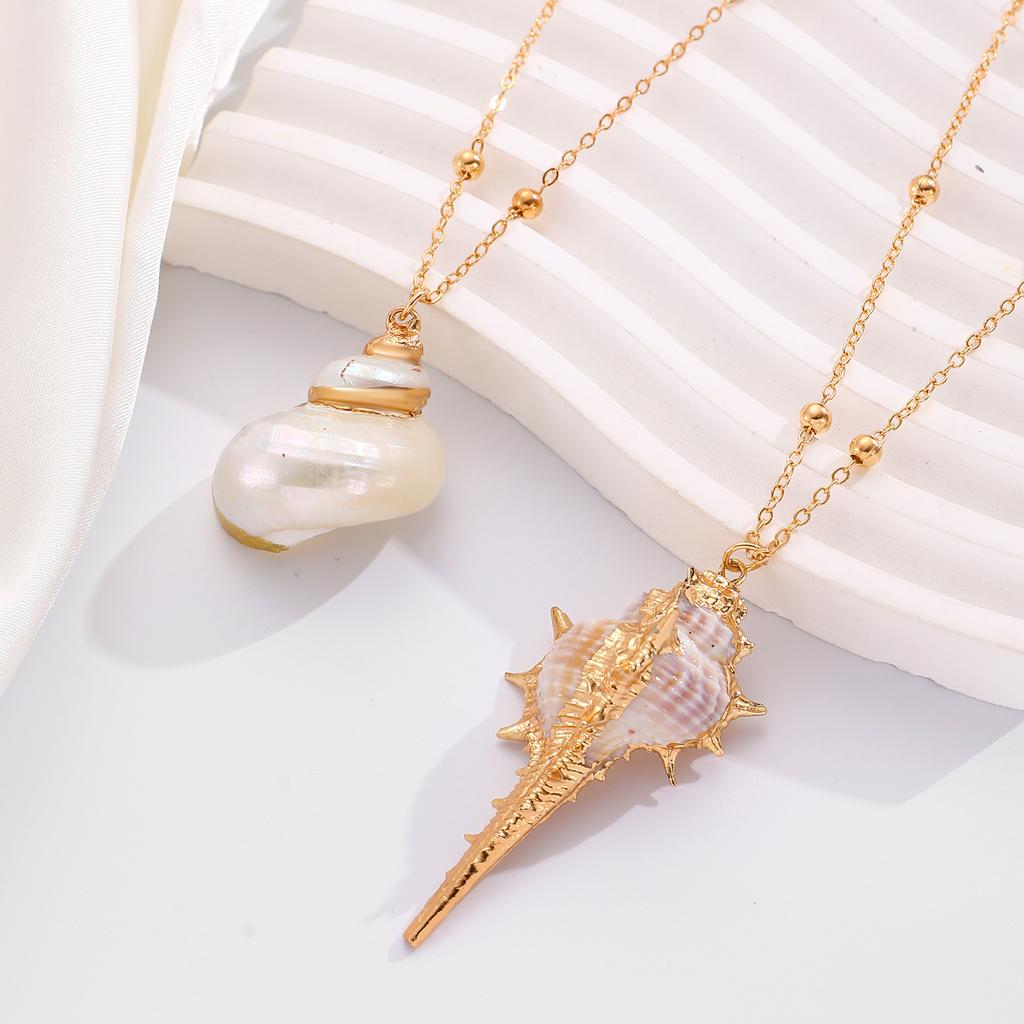 Fashion Retro Beach Shells Gold Plated Edge Pendant Stereo Shell Necklace for Women Necklace Chain Jewelry Accessories Gifts