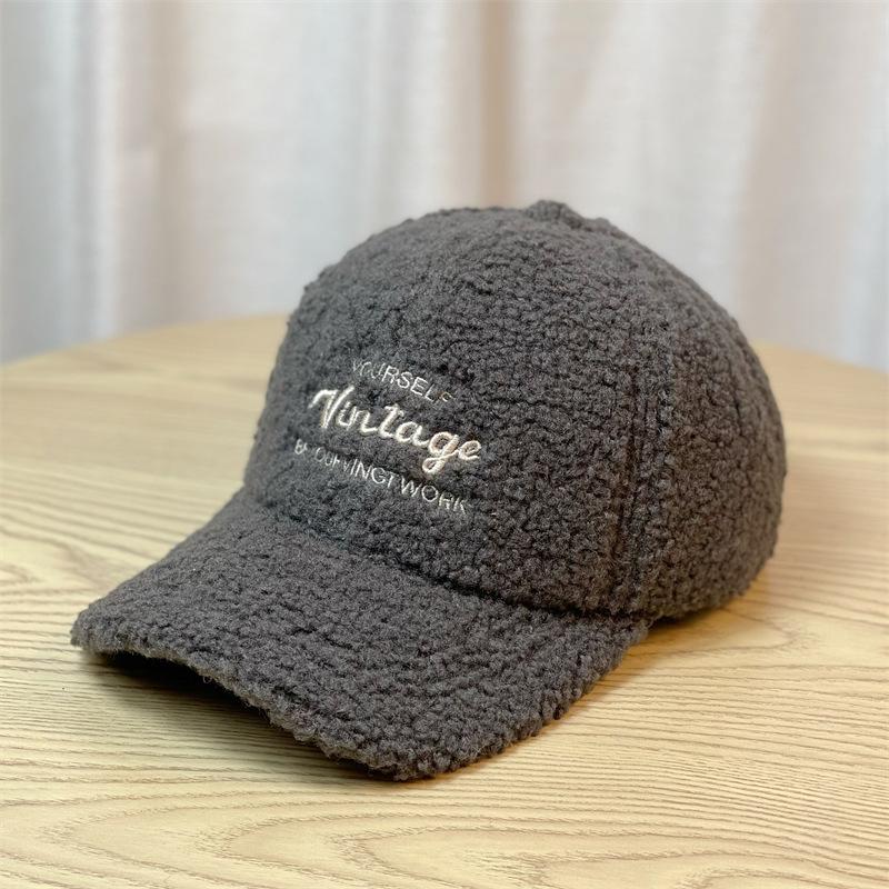 Hat Women's New Winter Fashion Versatile Autumn and Winter Furry Thickened Warm Peaked Hat Trend