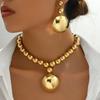 Joyería de alta gama, elegante, única y de lujo discreto.; Un regalo perfecto para un amigo.