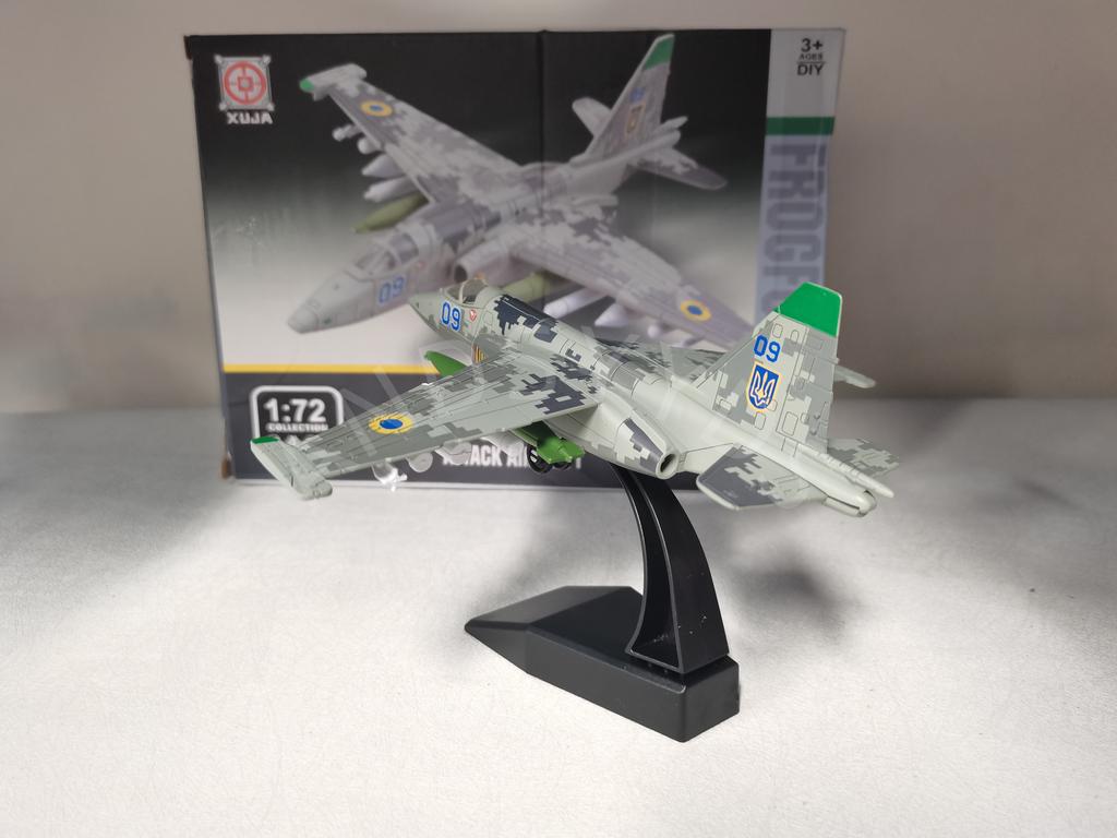 1/72 Scale SU-25 Airplane ABS Assembly Aircraft Simulation Fighter Collection Souvenir Plane Enthusiast Gift Toy Decoration