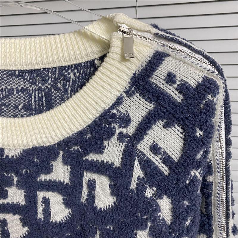 High-Quality Heavy Duty 3D Jacquard Monogram Logo Round Neck Sweater