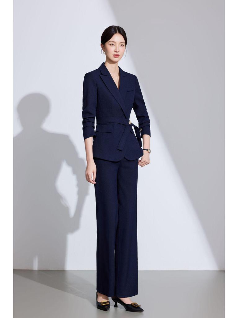 Eleganter Damen-Blazeranzug mit langen Ärmeln: Modern, Luxuriös, Schlankmachend, Lässig, Perfekt für den Arbeitsplatz oder die Ausrichtung von Veranstaltungen.