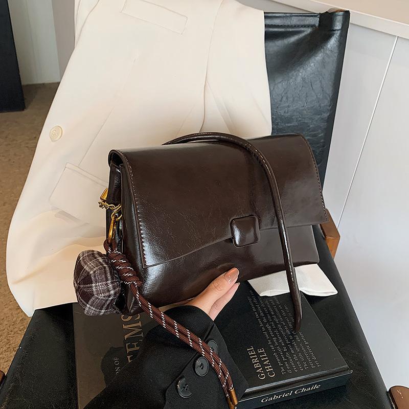 Retro High-end Small Square Bag Women's Winter New Fashion Casual Shoulder Bag Niche Trend Bag