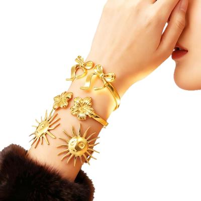 Pulseira Retrô de Luxo Leve em Aço Inoxidável Banhado a Ouro 18k com Aço Titânio Antidesgaste