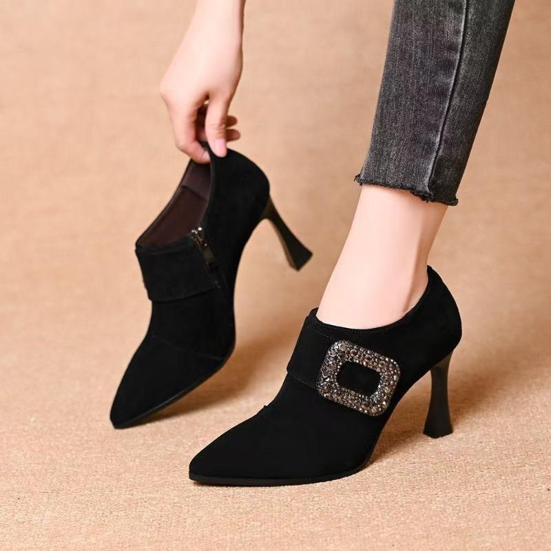 

Модные тонкие туфли на высоком каблуке с квадратной пряжкой нового стиля для женщин, ретро с острым носком 40 чёрный