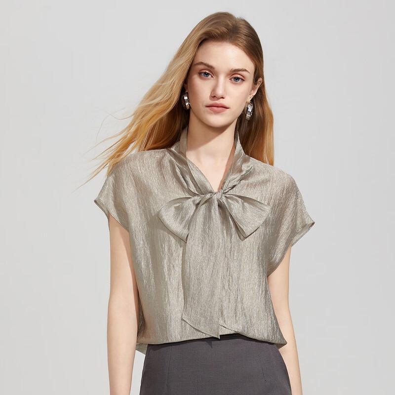 

Shetu Glossy Lightweight Ribbon Short-Sleeve Blouse L