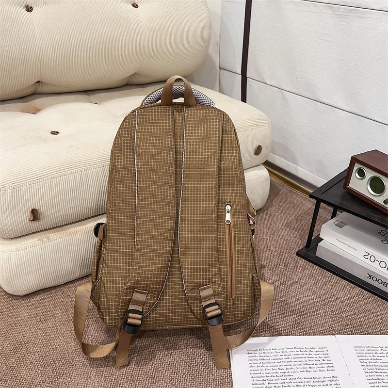 Vintage Plaid Backpack Large Capacity Lightweight School Bag for Junior High School Students