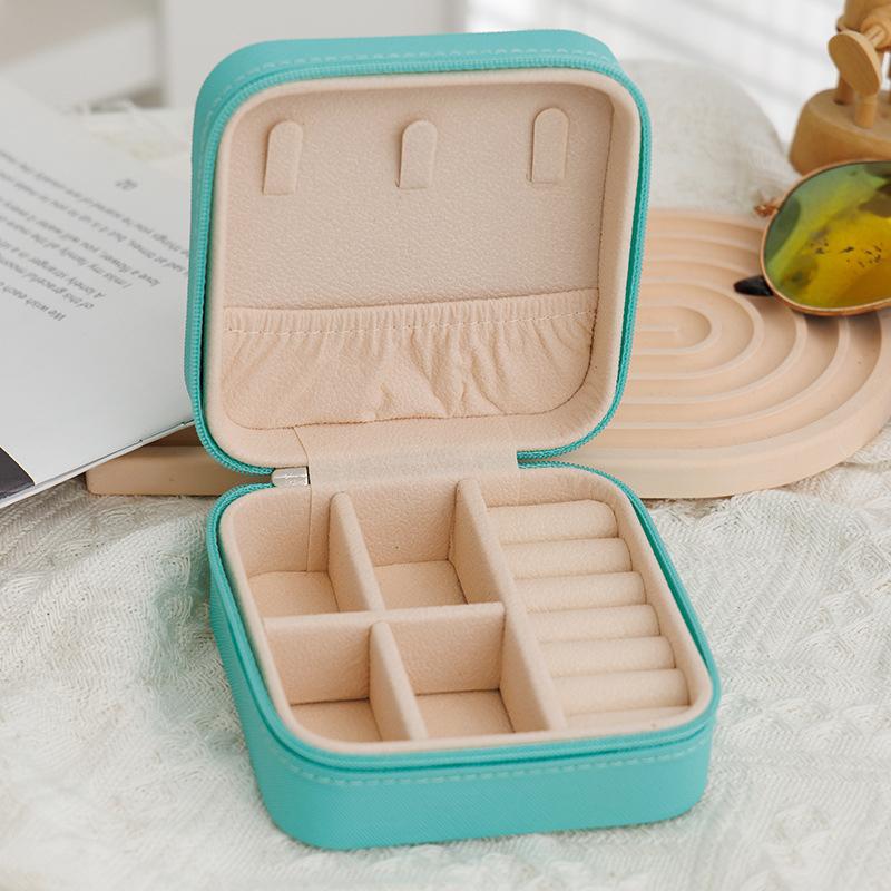 Simple And Portable Travel Jewelry Storage Box For Bracelets Earrings, Rings And Studs