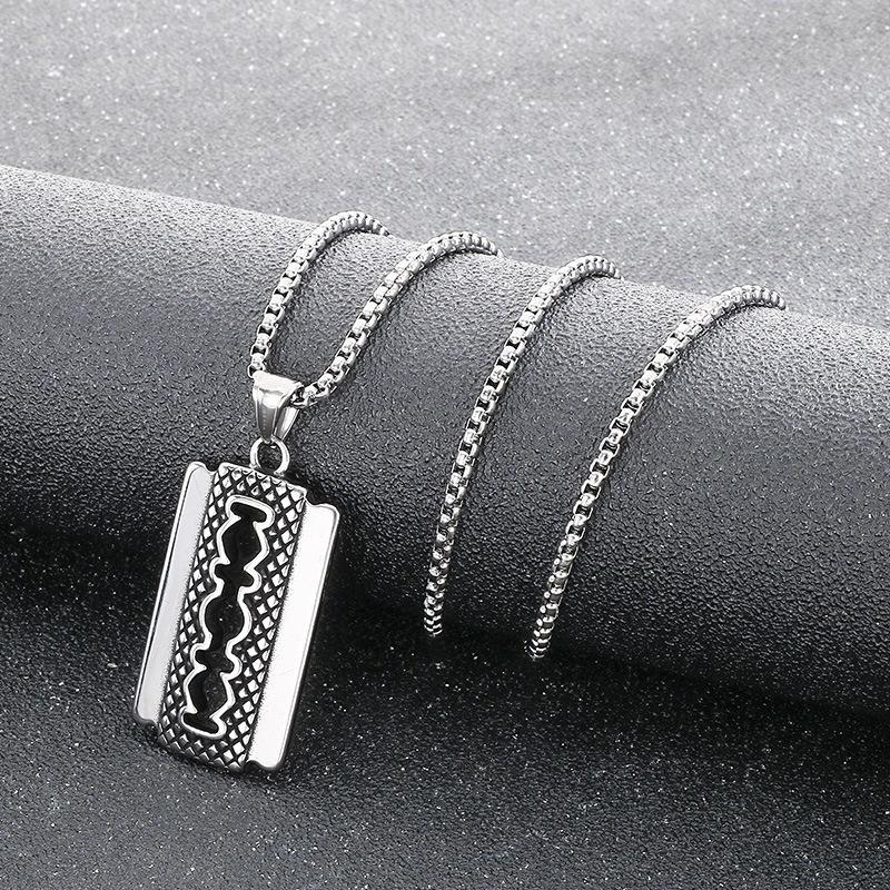 Retro Trend Hip-hop Blade Necklace Men s Niche Diamond Pattern Men s Pendant 60CM