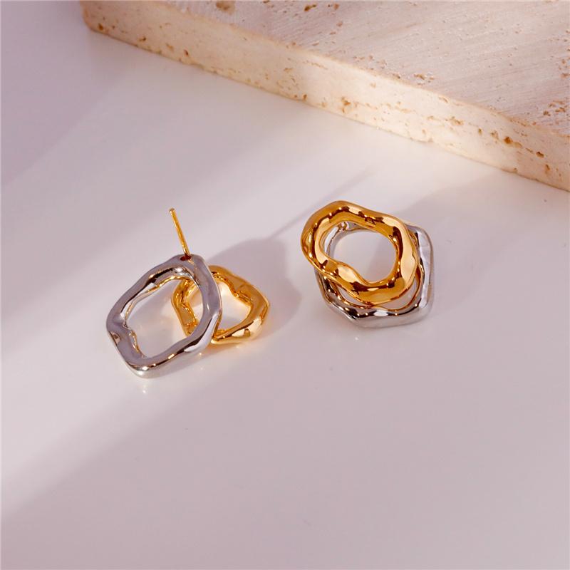 

Light Luxury Elegant Gold Color Contrast Drop Metal Stud Earrings For Women Fashion Simple Geometry Jewelry Party Gifts