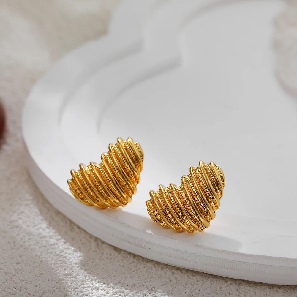 Vintage Metal Striped Texture Heart Stud Earrings for Women 18K Gold Color Plated Love Heart Earring Charm Party Jewelry Gift