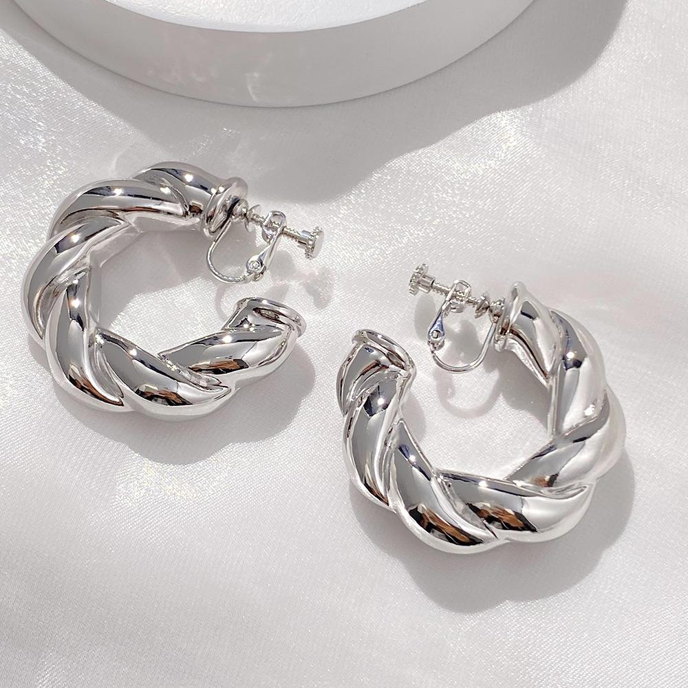 New Trendy Geometric Twisted Thick Hoop Clip Earrings Glossy Gold Huge Round Non Pierced Earrings for Women Punk Jewelry