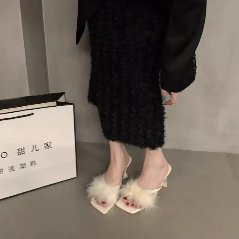 Mode Damen High Heels Sexy Hausschuhe Flauschige Hausschuhe Damen 2025 Neu Sommer Mode Temperament Feine Damen Sandalen Pantuflas De Mujer