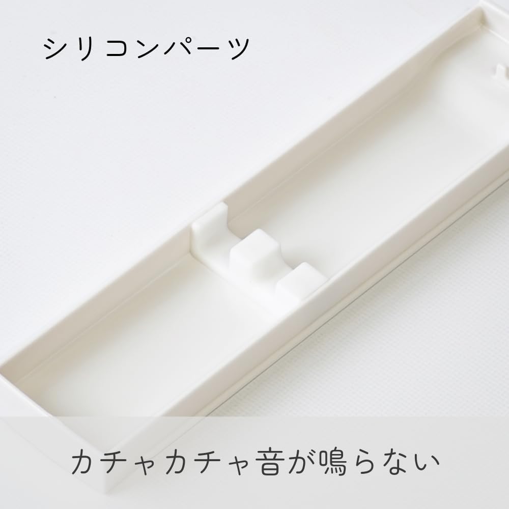 Chiikawa Chopsticks Combination Set and Made in Dishwasher and Freezer Bag (18cm, Spoon, Noise-Suppressing Case) - Japan, Safe, Antibacterial,