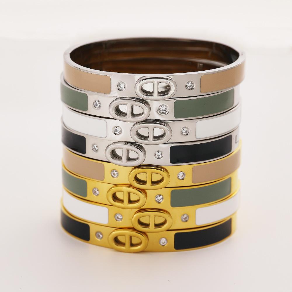 18K Gold-Plated Stainless Steel Pig Nose Bracelet with Zirconium Detailing
