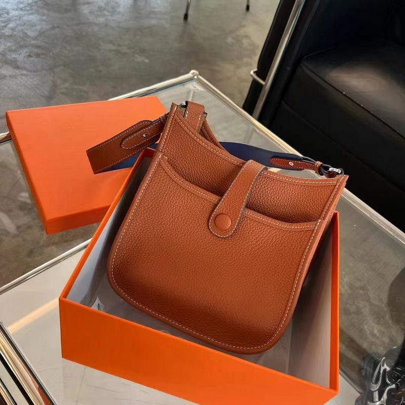 2026 New Top Layer Cowhide TOGO Leather Color Blocked 22 Yi F Lin Bag Unisex Crossbody Cross-border