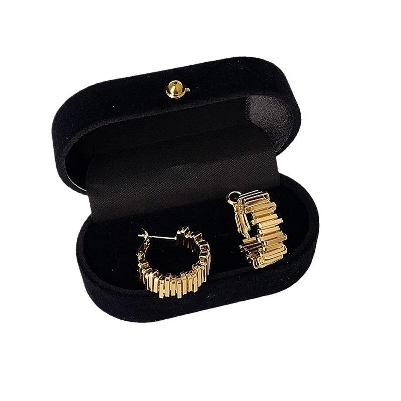 Niche Irregular Metal Line Stud Earrings Women'S Unique Personality Fashion Exquisite Temperament Versatile Earrings Earrings