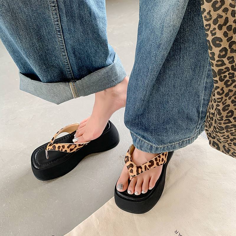 Krazing Pot Natural Skin Horsehair Handmade Summer Size 40 High Quality Slip On French Chic Flat Platform Flip Flops Women Peep Toe Sandals