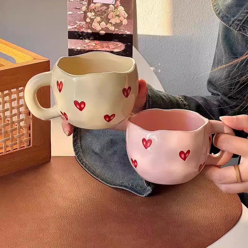 1pcs Hand Painted Love Mug Creative Heart Water Cup Ceramic Milk Mug With Handle Valentine's Day Gift