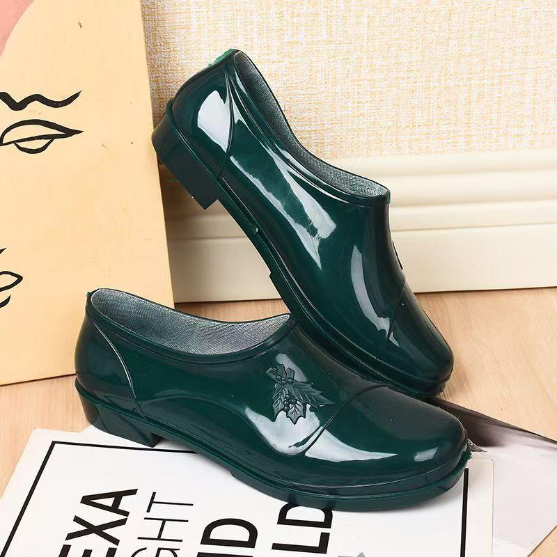Woman's New Shallow Low Heel Rain Shoes Four Seasons New Soft Sole Non Slip Round Toe Slip On Waterproof Kitchen Work Shoes