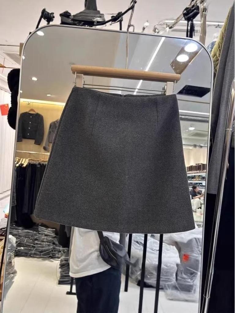 Korean Gray Wool A-line High-Waisted Skirt for Women: Slimming, Elegant, Versatile, Anti-Exposure, Short Skirt for Autumn/Winter