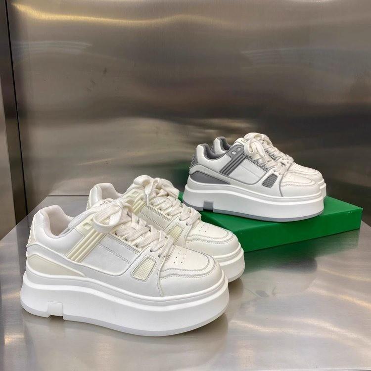 Popular outer wear platform white shoes women's 2025 spring new versatile muffin casual shoes board shoes heightening single shoe trend