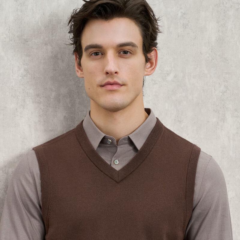 

Мужской жилет без рукавов с V-образным вырезом EMZ Erdos из 100% шерсти L