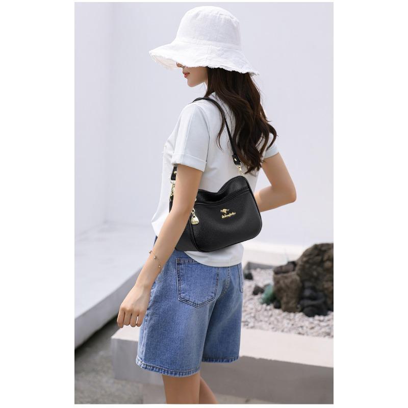 A Simple and Stylish Women's Shoulder Bag, A Fashionable Crossbody Bag, Suitable for Daily Use,shopping,commuting, and Multi Compartment Shoulder Bags