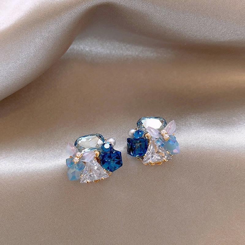 

Стеклянные серьги-пусеты в форме бабочки, круглые, маленькие, свежий дизайн, маленькие изысканные серьги