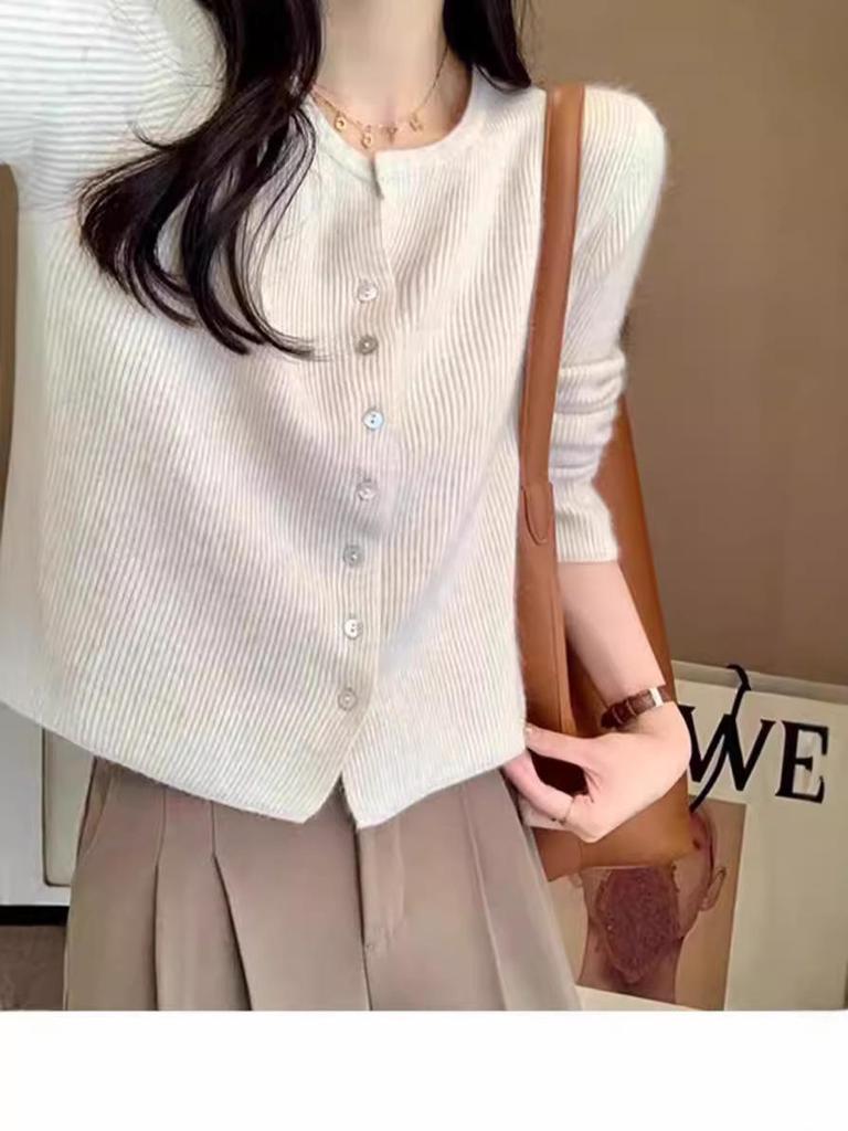 Elegant Women's Slimming Knit Cardigan - Autumn Round Neck Sweater with Gentle Style