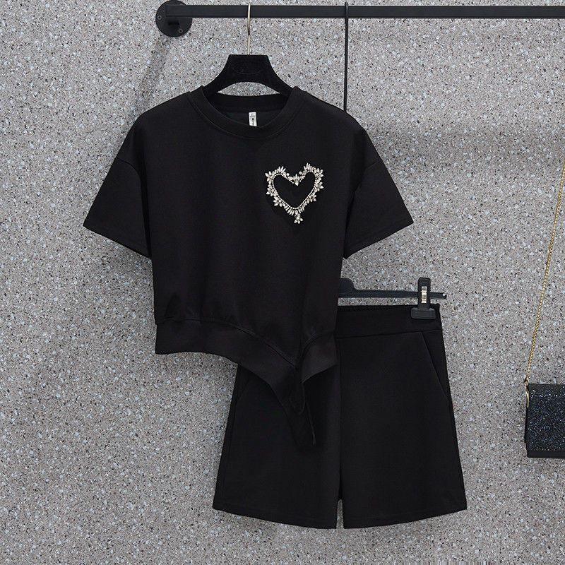 Beautiful Casual Sports Suit for Women In Summer, Fashionable Age-reducing Style, Short-sleeved Shorts, Two-piece Set, Fashionable