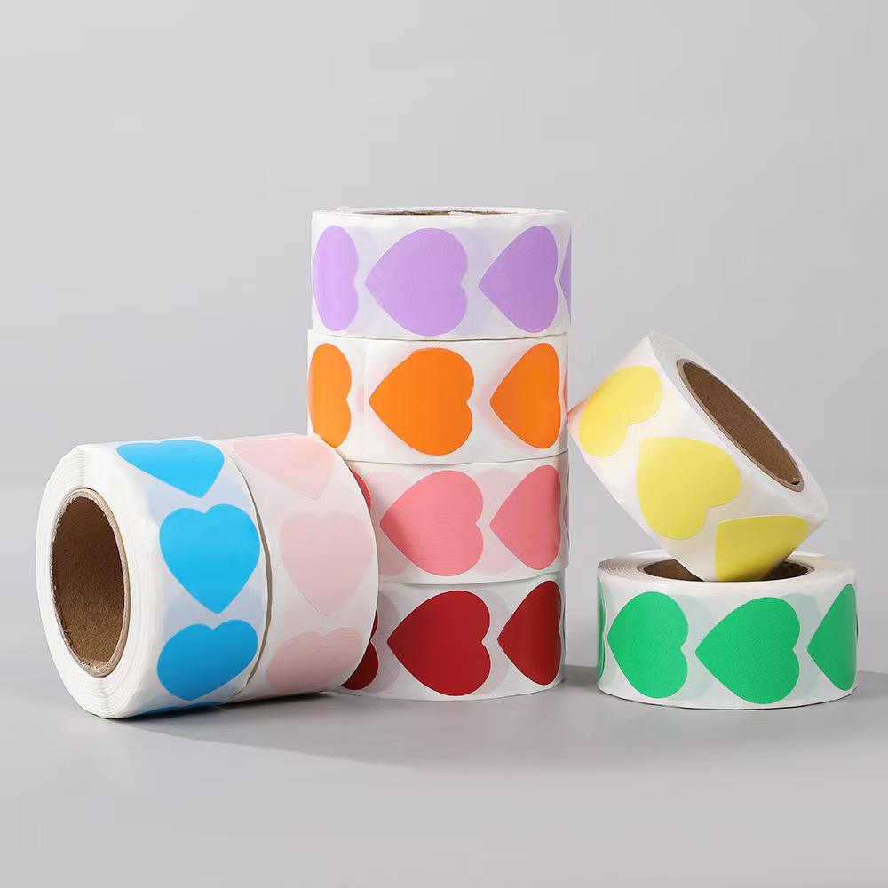 Heart-Shaped Love Stickers - 500 Self-Adhesive Labels per Roll