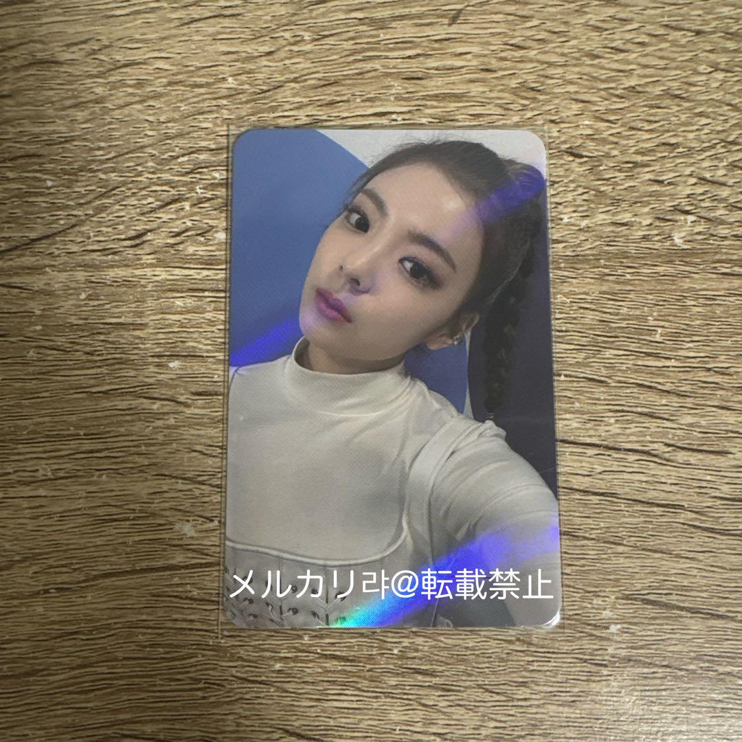 

[USED] ITZY Leah GUESSWHO withfans Hologram Trading Card