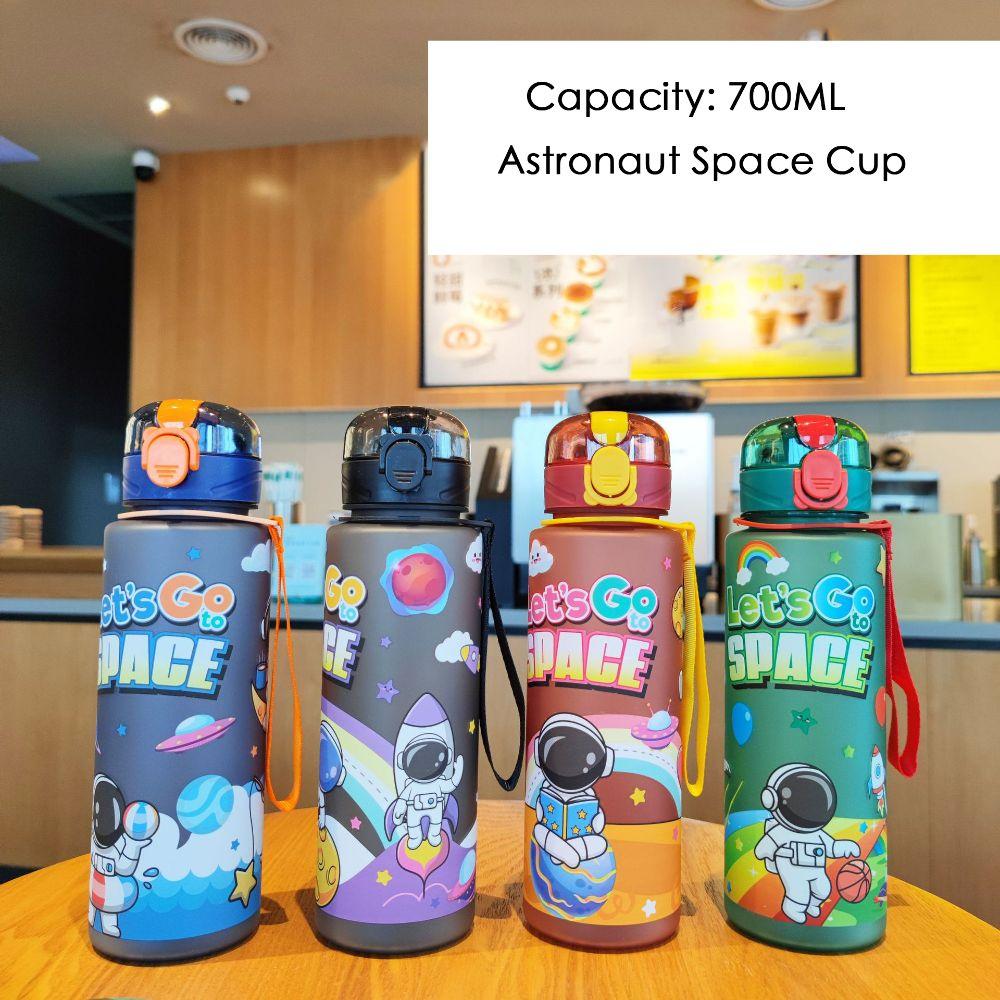 

Plastic Astronaut Space Cup 700ML Water Bottle Portable Student Water Cup Outdoor Sports чорний