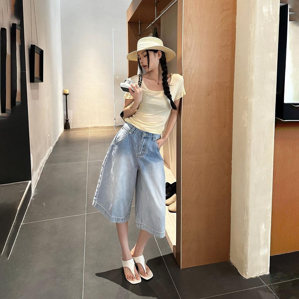 Trendy Summer Vintage Loose Wide Leg Back Button Designer Cropped Capri Denim Pants For Women Versatile Slimming FigureFlattering Casual Wear