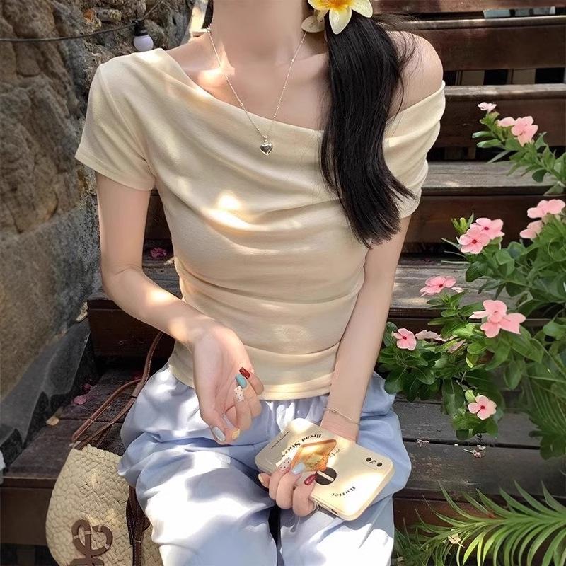Summer Fresh and Sweet One-word Shoulder Slim-fitting Short-sleeved T-shirt Ins Niche Design Sense Chic Short Versatile Top Women