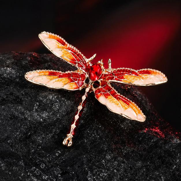 Elegant Rhinestone Dragonfly Brooch: Women's Fashion Accessory & Exquisite Corsage Pin
