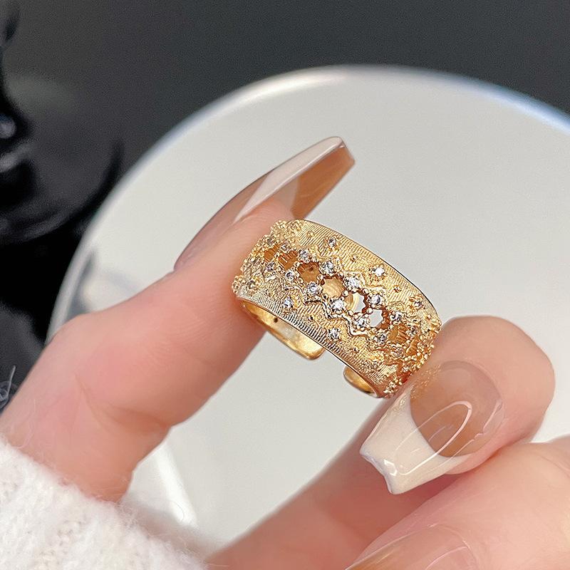 Gold Hollow Pattern Retro Open Ring High Sense Medieval Two-Color Classical Court Style Zircon Ring