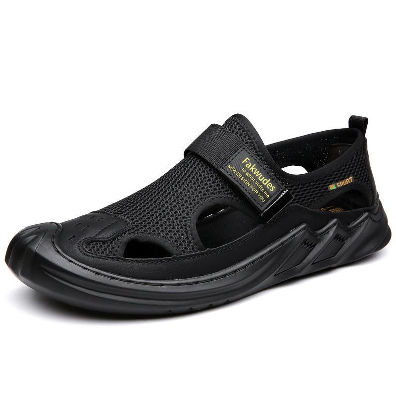 Fashion Sandals Man Fashion Summer Outdoor Beach Casual Baotou Hole Shoes for Men Breathable Platform Beach Indoor Roma Sandals Size 44