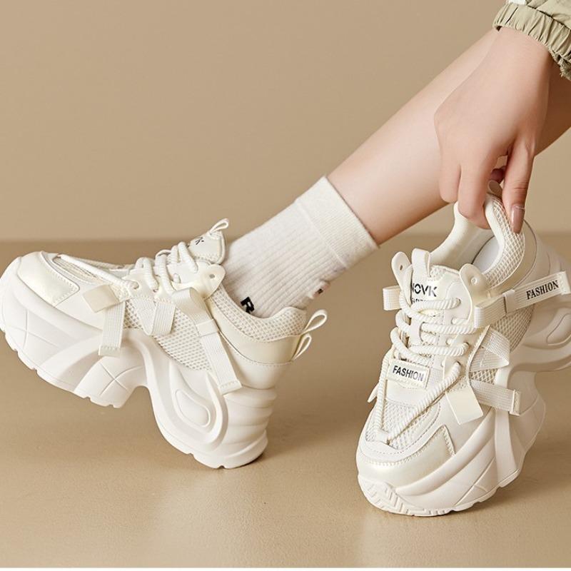 Damenschuhe Herbst neu dicke Sohle Innenhöhe erhöhend lässige Schuhe leicht High-End Mode Sportschuhe Kinder