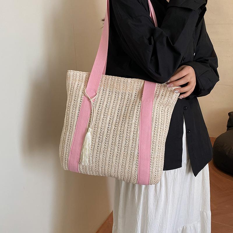 Modische Strohtasche Frühling neuer Trend gewebte Tragetasche große Kapazität Freizeit Pendler Damen Achseltasche