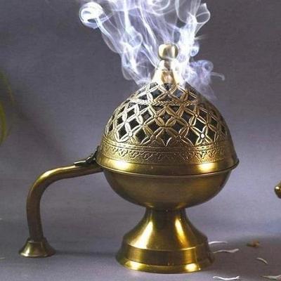 Vintage Lobani lamp, kodu puhastav messingist Loban, vaimne põleti templi jaoks, Akhand Diya kodu jaoks, vaimne viirukipõleti, Lobani hoidik