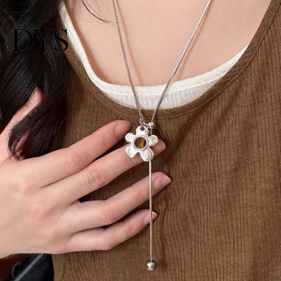 Adjustable Snake Bone Chain Flower Pendant Lariat Necklace, Long Drop, Floral Necklace for Women Sliding Pendant, Retro Sweater Layering