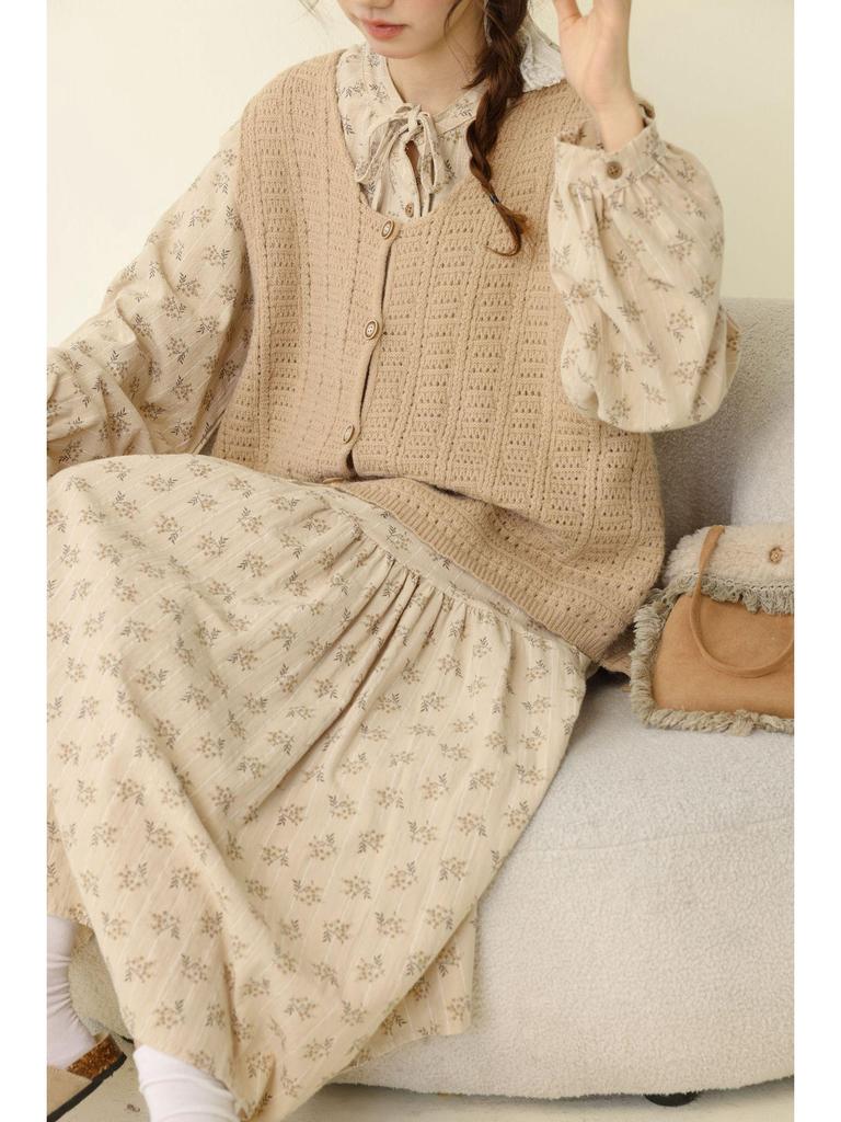 Autumn 2025 Vintage Round Neck Crochet Knit Vest