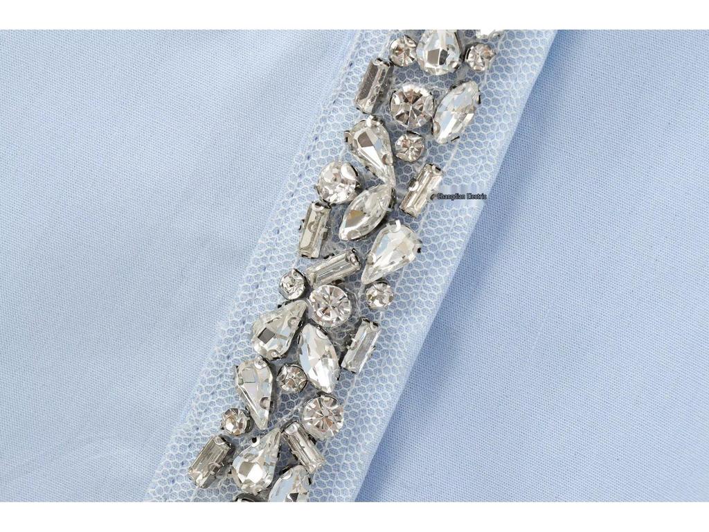 2024 Winter European & American Style Women's Fashion Turn-Down Collar Poplin Short Shirt with Jewelry Accents