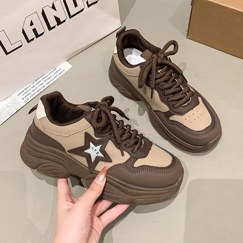 

Звездные повседневные спортивные туфли на мягкой подошве, амортизирующие кроссовки, женские модели 2025, новые весна и осень, черные кроссовки для папы, женские 40 коричневый