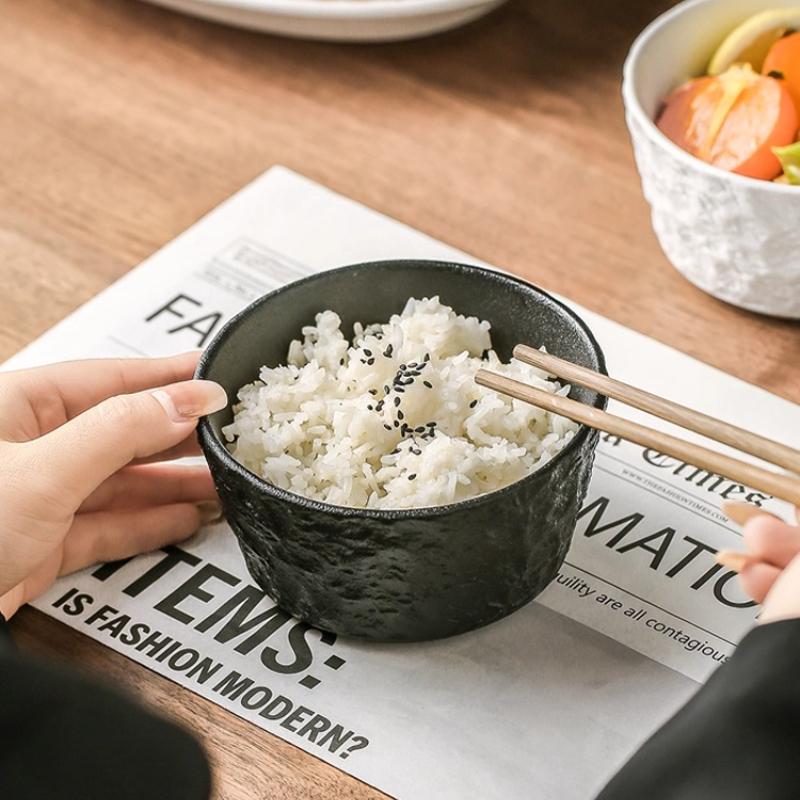 Bol à riz en céramique ménager avec un beau motif d'ondulations d'eau Vaisselle personnelle Bol large noir et blanc