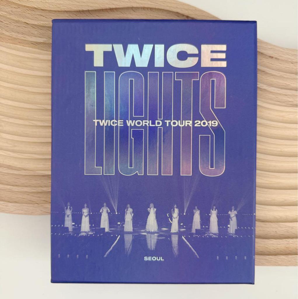 [USED] TWICE WORLD TOUR 2019 LIGHTS