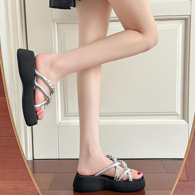 Muffin thick-soled open-toed cool slippers summer new shoes rhinestone toe wear one-word slippers women