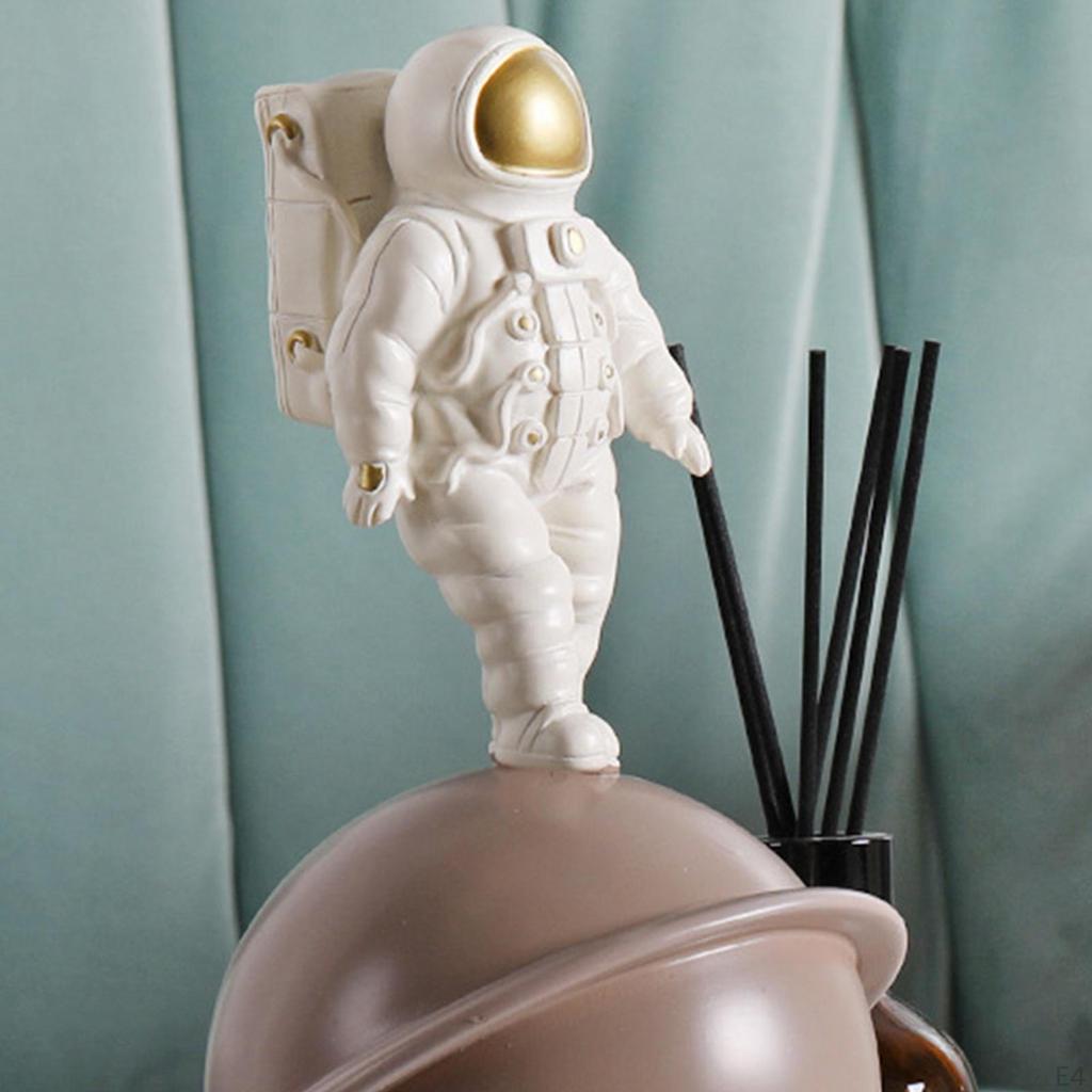 Astronautenfigur aus Kunstharz Tischdekoration Thematische Skulptur für Schlafzimmerzimmer Handwerk